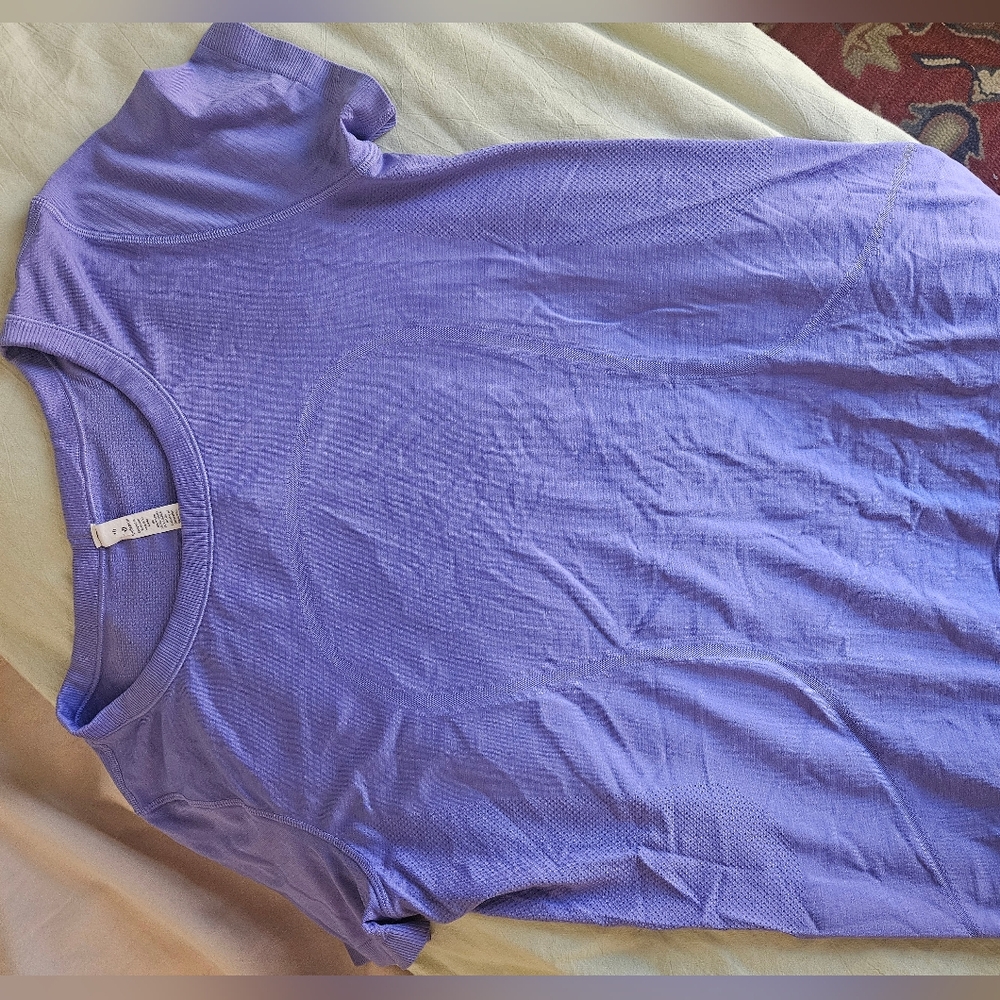 Lululemon Athletica Swiftly Tech Sz 10 Purple Short Sleeve Workout Top Lavender